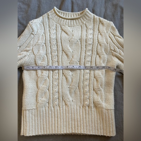 Cable knit sweater from Banana Republic - Picture 5 of 12